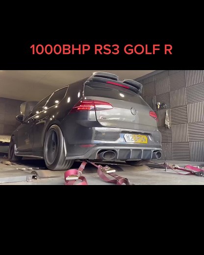 So you wanted to know what a 1000bhp rs3 engine sounds like in a mk7 golf r with a titanium race exhaust revving to 8500rpm….. well heres a compilation ive put together #tcperformance #1kbhp #RSR #fyp #dyno #rs3 #uksfastest #titanium #mrctuning