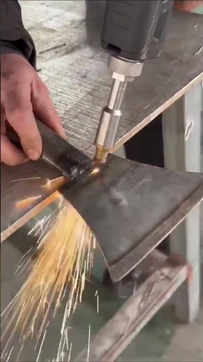 Fast & Clean Metal Plate Cutting with Laser #LaserTool #SheetMetal #Manufacturing #CuttingProcess