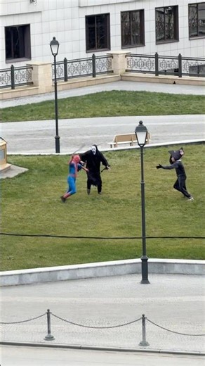 Spider man vs Mouse man