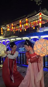#DIY #Patrimonio culturale immateriale di livello nazionale della Cina-la “#lampada rotante”, indipendentemente da come la si ruota, la candela all’interno non si spegne mai. Guardate il video per conoscere il segreto di questa #invenzione incredibile! Fonte: Kuaishou #lin | Studio Tiramisù