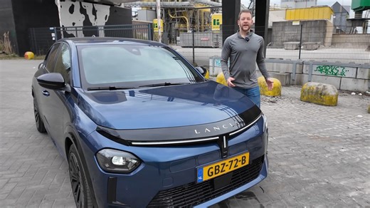 Lancia Ypsilon retro design meets modern electric drive