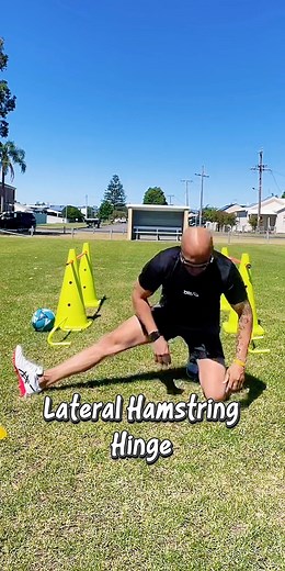 🔥30min after School Change of Direction Workout This 30 min Plyometrics workout is ideal for those players who want to minimise their change of direction on the field. Plyometrics is the ideal workout to generate force from your feet so that your 3 phase acceleration top speed and deceleration means your not stuck in the mud. Workout: ✅ Do each exercise 4 times ✅ Do each stationary exercise for 30 seconds ✅Do each Dynamic exercise for 10 meters ✅ Do each explosive plyo exercise 5 times ⏰Rest 1