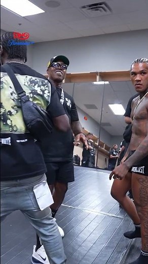 Terence Crawford steps into Conor Benn's locker room before the Ryan Garcia fight 🤝