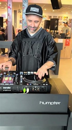 Scratching on new RANE SYSTEM ONE dj controller 🔥 #ranedj #ranesystemone #scratch #scratching #dj