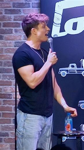 368K views · 4.7K reactions | Love bombing gone wrong Comedian Matt Rife Ian Edwards #mattrife #paulelia #comedy #ianedwards #dating | Paul Elia | Facebook