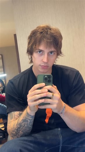 Jimmy Sotos on Instagram: "Lil switch up✂️"