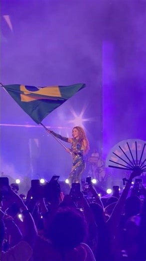 Shakira levanta a bandeira do Brasil no “Todo Mundo no Rio”