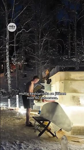 Juho rakensi huikean jääsaunan, jossa on myös sisäavanto