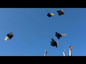 tossing graduation caps slow motion Graduación video