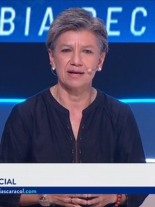 #ColombiaDecide2026 | ¿Cómo piensan los candidatos y candidatas reconstruir la confianza en la democracia del país si llegan a la Presidencia? Así inicia el debate presidencial Colombia Decide su Energía entre Paloma Valencia, Roy Barreras, Sergio Fajardo y Claudia López. Siga el debate en el link de la bio.