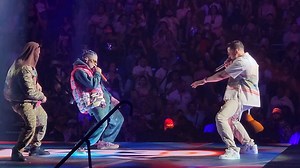 355K views · 14K reactions | Se Juntó el trío más duro del Reggaetón  Jowell & Randy Ft. De La Ghetto - Un Poco Loca (En Vivo Desde El Choliseo 2022) | Reggaeton Underground Desde 1985 Al Presente | Facebook