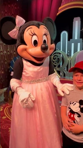 Chef Minnie Mouse Waving Hi & Goodbye from the Contemporary on the Monorail at Disney World