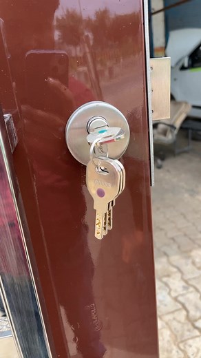 Solid steel gate latest design | #Interior #gate #tatadoor #aonesteelfabrication #metalwork #stairs #maingate #door #jindalsteeldoor #pargola | Gulfam Saifi