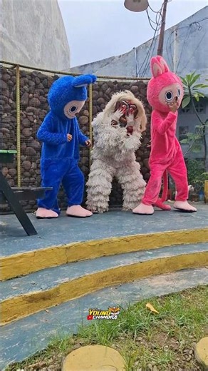 The pumpkin clown is happy when Grandong takes his mask