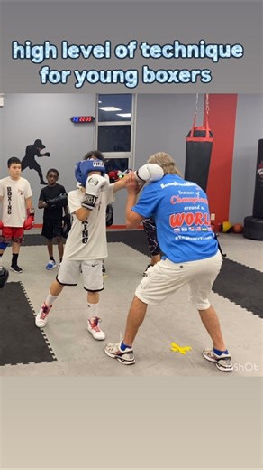 A high level of technique for youngboxers by Coach Mike #shorts