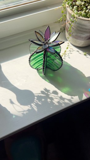 258K views · 4.1K reactions | I had so many experiments while working on this spiral glass concept that I definitely didn’t want to go to waste… fortunately it’s basically a sheet of stripey green glass and I know exactly what to do with fun greens! | Sand and Fire Works | Facebook