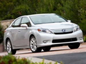 2010 Lexus HS 250h Hybrid | First Drive
