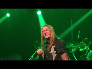 Sebastian Bach covers AC/DC’s “TNT”