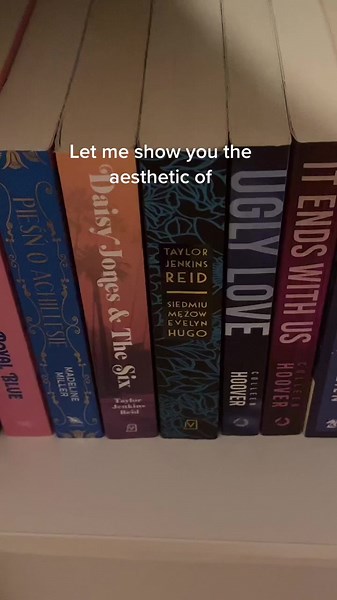 One of my favs!! #booktok #booktoker #bookworm #bookaesthetic #booktokpoland #sevenhusbandsofevelynhugo #siedmiumezowevelynhugo #fyp #dlaciebie