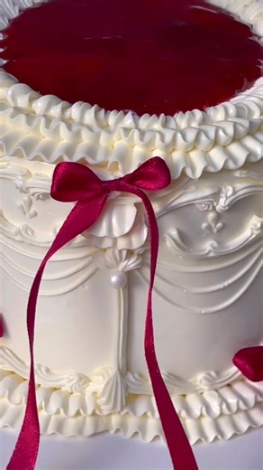 Gothic Vampire Cake Decorating: Satisfying Vintage Cake Tutorial