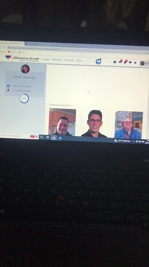 Engaging in Web-Based Video Calls: A Visual Guide