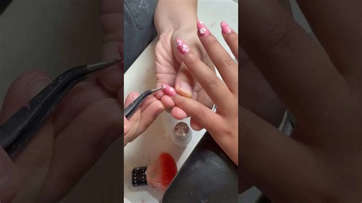 scarlett and tiania: scarlett gets a cute nail makeover with flower designs