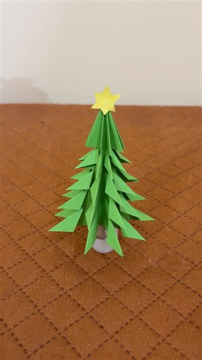 DIY mini paper Christmas tree idea!