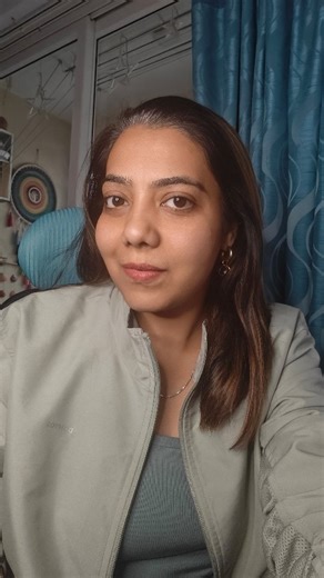 Aprra Prabha 💪 Metabolic Strength & Weight Loss Coach on Instagram: "Your smartwatch isn’t just tracking steps… it’s giving clues about your metabolic health 👀 Low HRV (Heart Rate Variability) can be a sign your body is stuck in chronic stress mode — and that doesn’t just affect mood. It impacts insulin sensitivity, blood sugar regulation, hormones, recovery, and fat loss. When your body stays in stress for too long, it creates metabolic stress, which is closely linked to insulin resistance, s