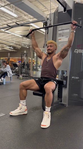 I see most of these done on a weekly basis in the commercial gyms I frequent. They don’t offer up anything special compared to doing them normally seated. 👇🏽 Check out my training teams- Glute Maxxed and Golden Era Aesthetics! They’re closest thing I offer to 1:1 coaching for a fraction of the price. I’m in the team chats personally helping with form checks and questions! . . . #jpgcoaching #bodybuilding #gym #fitness #health