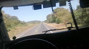 40K views · 3.2K reactions | Buen día banda, aquí voy chambeando bien meneado rumbo al Norte, hay les dejo esa rolita que me mama un montón. Que tengan un Domingo bonito. Millón de bendiciones. | La Vida De Un Trailero | Facebook