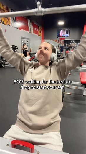 WHAT IS THIS INCREDIBLE TUNE #gymhumor #lifting #gymrat #funny