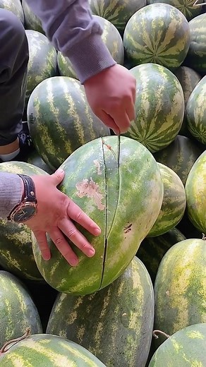 Watermelon Preparation: Selecting and Cutting Techniques