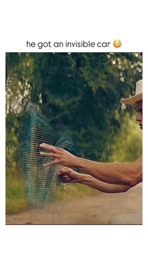 Find Great Cinema on Instagram: "🤖 The Peripheral: A Mind-Bending Sci-Fi Thriller The Peripheral is a mind-bending sci-fi thriller series streaming on Amazon Prime Video, adapted from the 2014 novel by William Gibson. The narrative spans two distinct timelines: near-future rural America and a post-apocalyptic London decades later. The story centers on Flynne Fisher (Chloë Grace Moretz), a skilled gamer who begins testing a hyper-advanced virtual reality simulation. She soon makes the terrifying