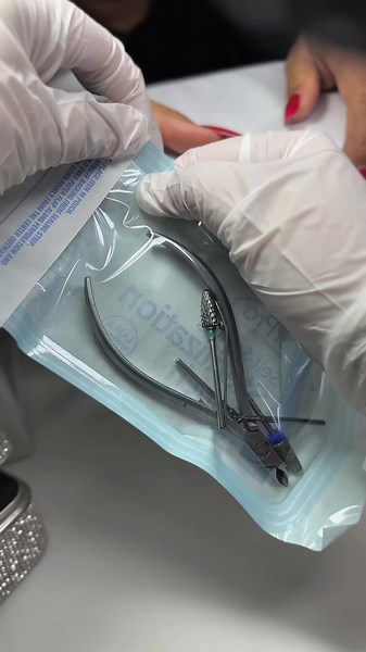 Dual Forms Nails with Bluebell Hardgel: A Beauty Guide