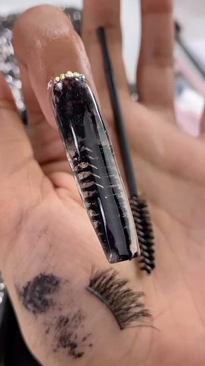 Mascara Wand Lash Nail! The best Makeup Hack Ever 😂 #nails #nailtutorial #mascara #beautyhacks