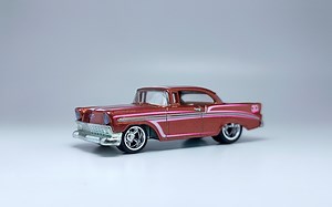 一分钟玩具开盒-风火轮铁底胶胎50周年挚爱系列雪佛兰老爷车开盒把玩评测_哔哩哔哩_bilibili