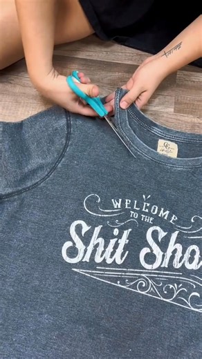 #DIY #handmade #tshirt #womenfashion | T-Shirt Upcycle Diy