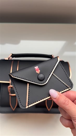 grafea on Instagram: "The valentines 💘 gift boxes 🎁 #handbag #valentines #heart"