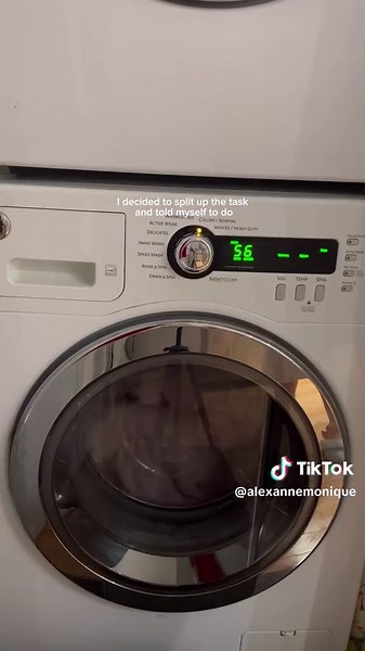 welcome to day 3 of getting my spark back ✨ a series where I get out of my funk and set better habits before the end of the year today did not go as planned (thanks period pain 🤦🏼‍♀️) - I just didn’t have the energy to do a full deep clean of my apartment 😔 Normally I would be so hard on myself for not being able to get it all done, but I’m trying to be more gentle on myself. It’s not about the amount of things you do, but the impact of what you can do (even just doing these two tasks made me