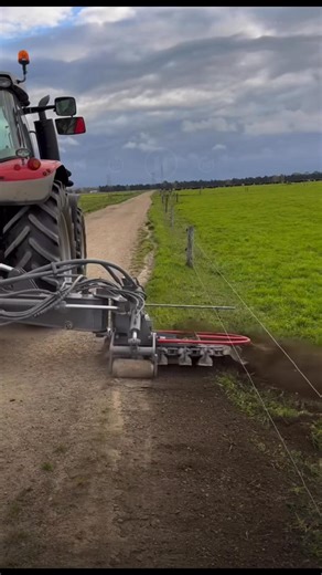 Race edge removal machineCleans build up under raceway fence lines | Punjab to nz dairy farming
