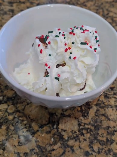 Lets make Snow Icecream 🍦 🍦16oz heavy whipping cream 🍦1/3 cup powdered sugar 🍦 2tsp vanilla extract 🍦 6 to 8 cups of snow (varies by preference 🍨yumm #snow #snowicecream #kidsactivities #snowday #recipie