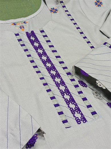 Simple and Elegant Stitching Details with Lace Work! Asalam-o-Alaikum! Is suit ki complete step-by-step tutorial video mere YouTube channel aur Facebook page par upload ho chuki hai. Agar aap bhi ye finishing aur neck design seekhna chahte hain, to abhi ja kar dekhein. Design Highlights: Joint Lace attachment Beautiful Neckline finishing Damman and Sleeves lace work Step-by-step easy tutorial Kaisa laga aapko ye design?