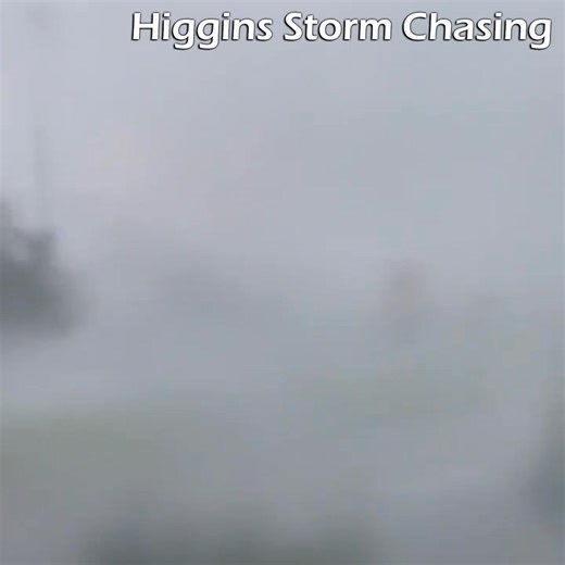 Wild scenes are currently being experienced on the Tweed Coast, with severe storms producing damaging winds across the region. Peak wind gusts of 93km/h have so far been recorded at Coolangatta, with the exposed Gold Coast airport looking like its copping cyclonic conditions! Video sent into HSC by Daniel | Higgins Storm Chasing