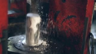 Hendrickson’s STEERTEK™ NXT kingpins are permanent parts of the axle beam, eliminating the need for kingpin replacement, with kingpin service. Less downtime, more uptime. See the tech tip for more information: https://www.hendrickson-intl.com/getattachment/39dc1329-0331-4606-8103-ca9c606af70b/12463-041b.pdf #STEERTEKNXT #PermanentKingpins | Hendrickson