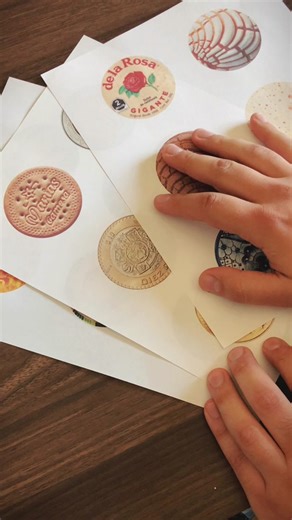 Ideas para una colección de botones mexicanos inspirados en el arte de Diana Berry