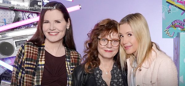 Mira Sorvino Tears Up at 90s Con While Recalling How Harvey Weinstein 'Stifled' Her Career