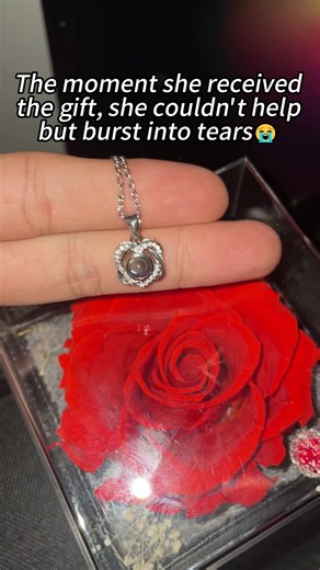 lf you love her, give her thisperfect Valentine's Day gift.😍💕 #PersonalizedNecklace#valentinesdaygift#CoupleNecklace#tiktokmademebuyit #giftforher