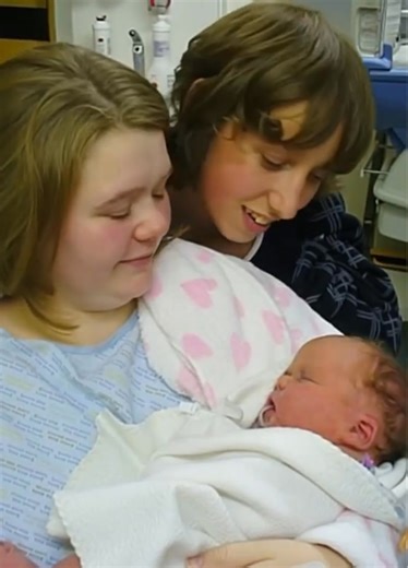 He became a father at 13, while she became a mother at 13, but wait till you see how the youngest parents looks like now😮 Check the 1st comment👇 | Rising Back Again