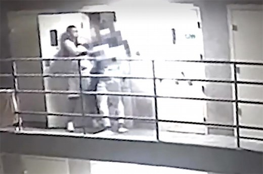 Wild video shows Chicago inmate attack officers, free other prisoners