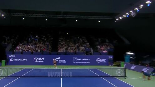 WTA网球_WTA500新加坡站1/16决赛：萨卡里2-0弗鲁维尔托娃_WTA500新加坡站1/16决赛：萨卡里2-0弗鲁维尔托娃_攻防拉锯！萨卡里持续调动弗鲁维尔托娃直线强攻收制胜分
